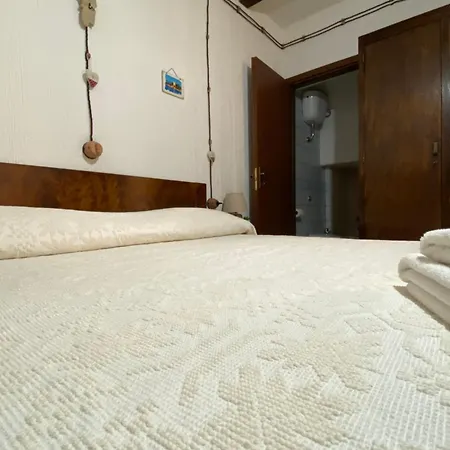 Casa Indipendente Nel Centro Storico,cod Iun P2680 Vakantiehuis Baunei