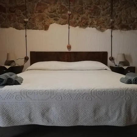 Casa Indipendente Nel Centro Storico,cod Iun P2680 Ferienhaus